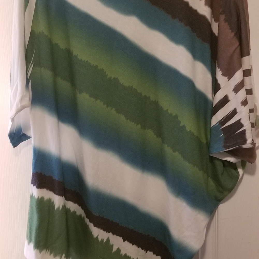 Asymmetrical blouse green & white